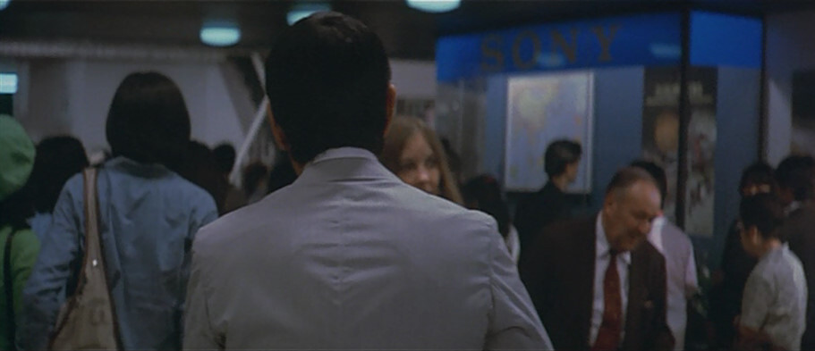 一方の沖田は空港で葛…