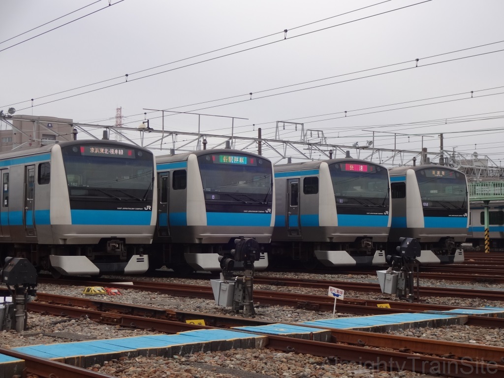 川崎駅で脱線転覆した…