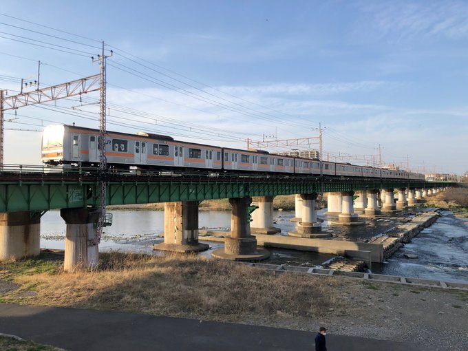 中央線の電車が一時運…