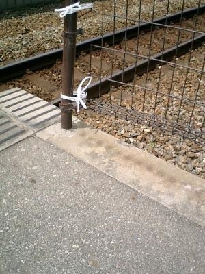 時速100キロで通過…