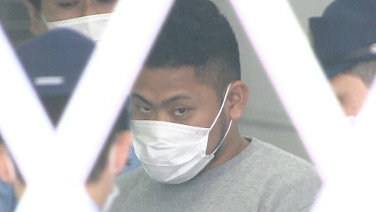 首都高で車横転 運転…