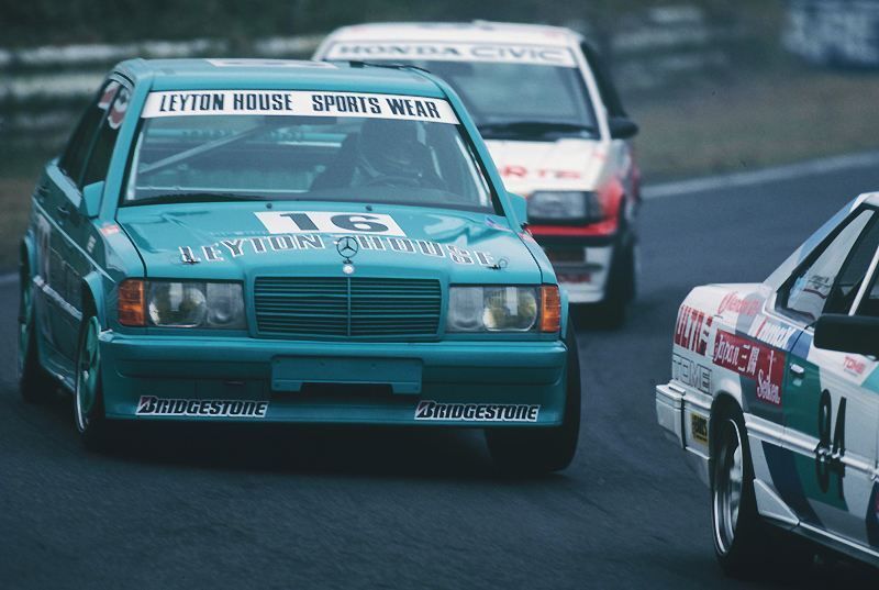 あるレーサーの死　萩…