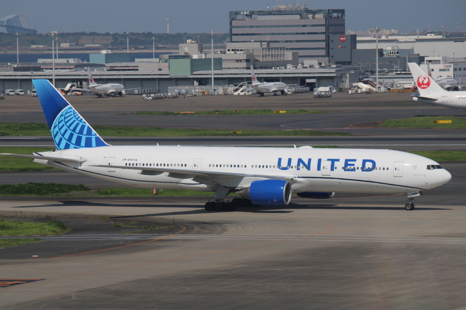 ユナイテッド航空のボ…