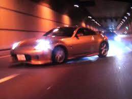 公道を我が物顔で走る…