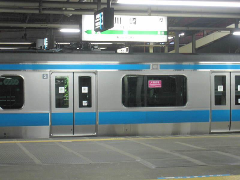 川崎駅で脱線転覆した…