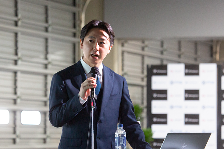 空飛ぶバイク「XTU…