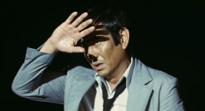 そして、警察に追い詰…