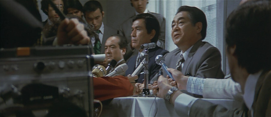 前代未聞の事件。国鉄…