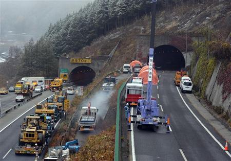 笹子トンネル事故・・…