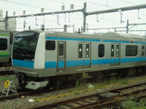 川崎駅で脱線転覆した…