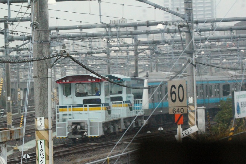 川崎駅で脱線転覆した…