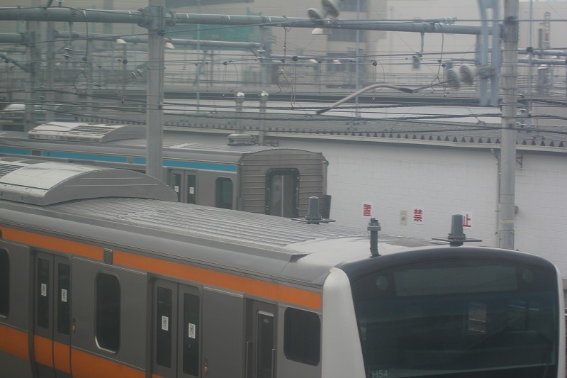 川崎駅で脱線転覆した…