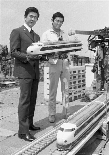 本編で絡むシーンは一…