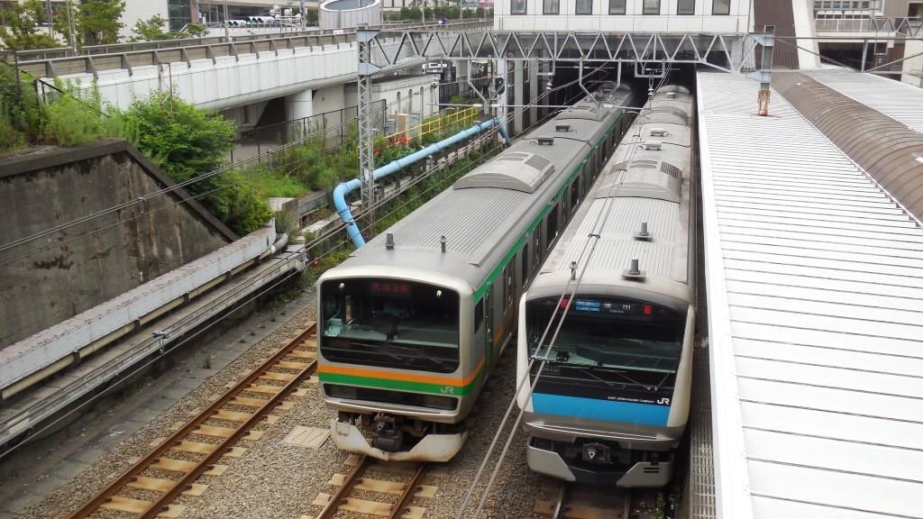 川崎駅で脱線転覆した…