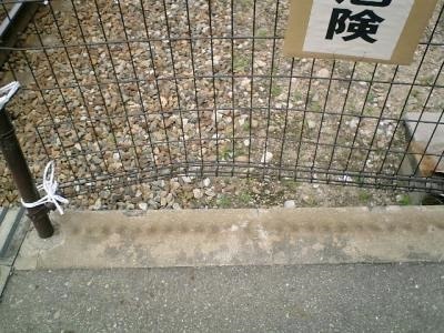 時速100キロで通過…