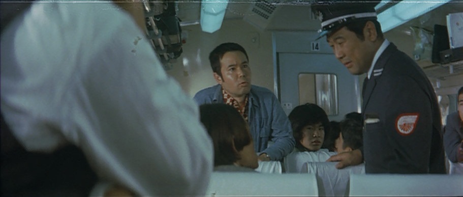 車内点検と称して、乗…