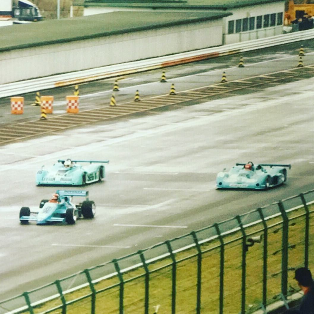 あるレーサーの死　萩…