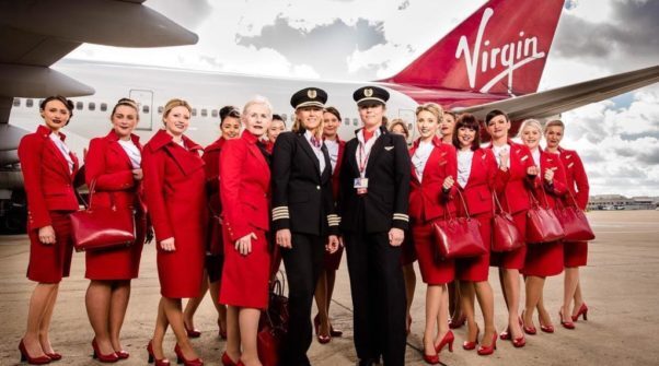 電車内で女子高生に痴…