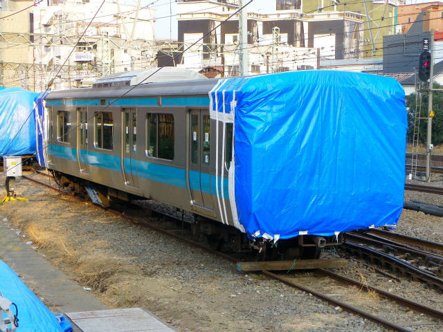 川崎駅で脱線転覆した…