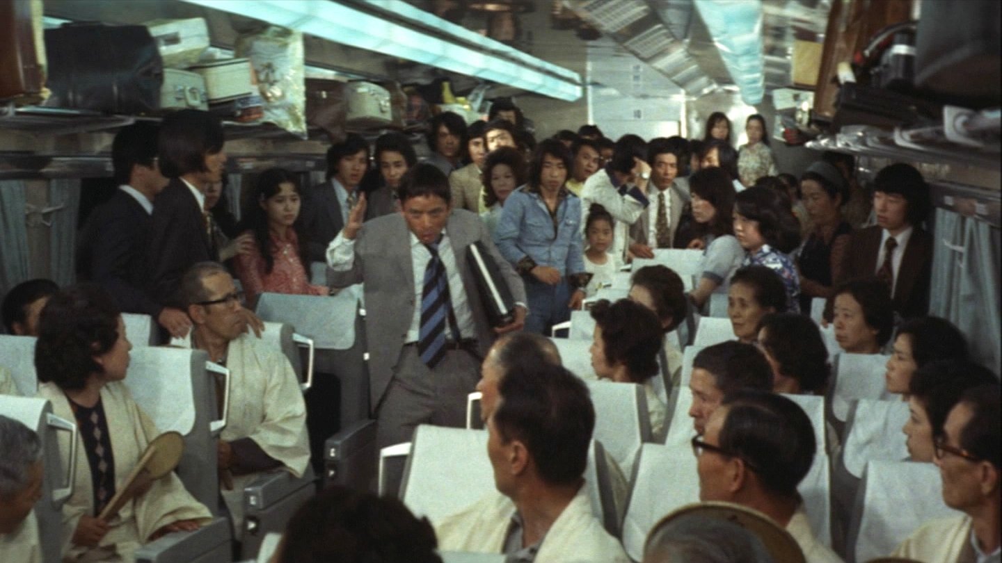 本物同然の新幹線の車…