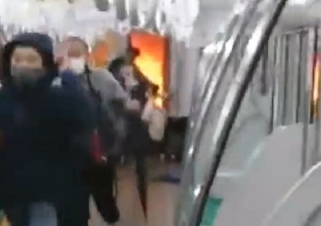 京王線通り魔事件の犯…