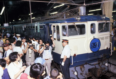 これが元祖顔面崩壊!…