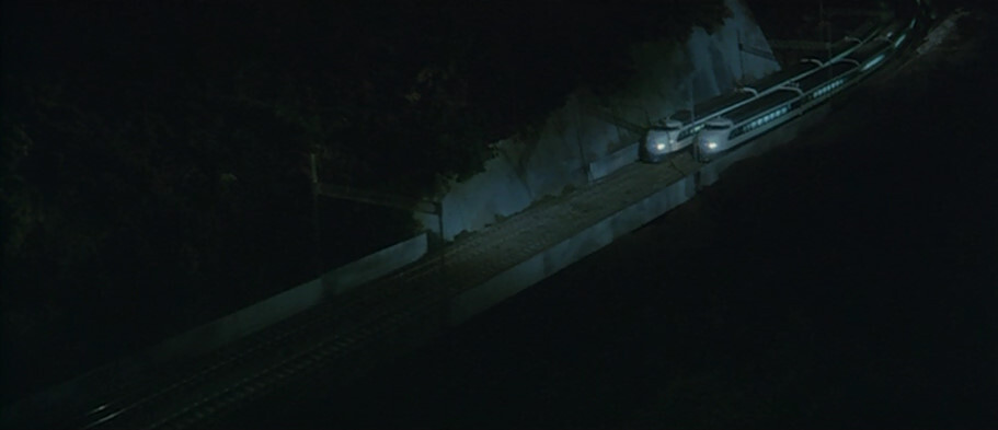 ひかり109号の横に…