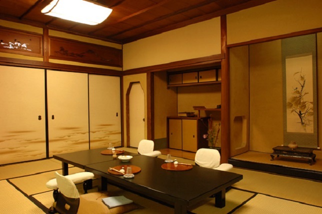 日産スカイラインGT…