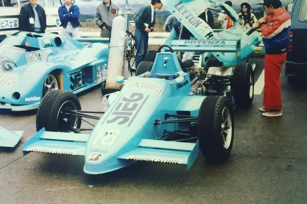 あるレーサーの死　萩…