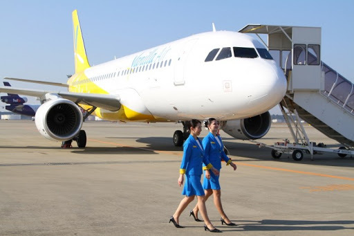 電車内で女子高生に痴…