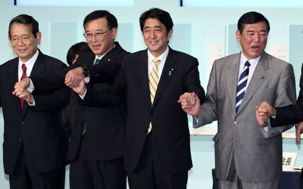 政治家と旧統一教会の…